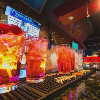 /img/20894-tarantula-pool-bar-seating.webp