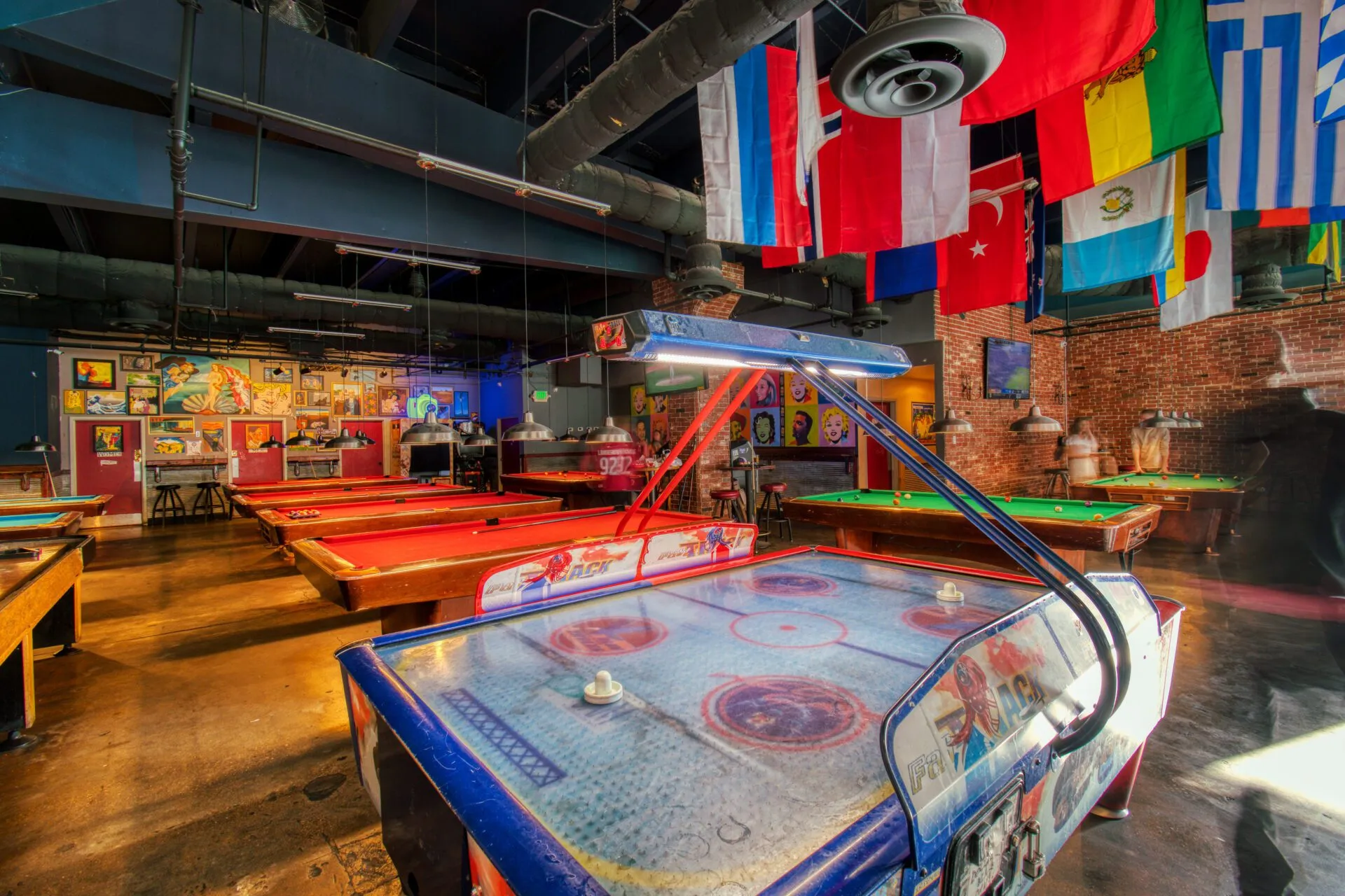 21069 tarantula pool hall environment